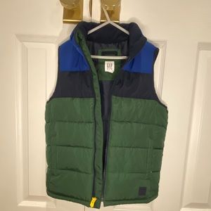 Boys Gap vest with pockets. Size small.